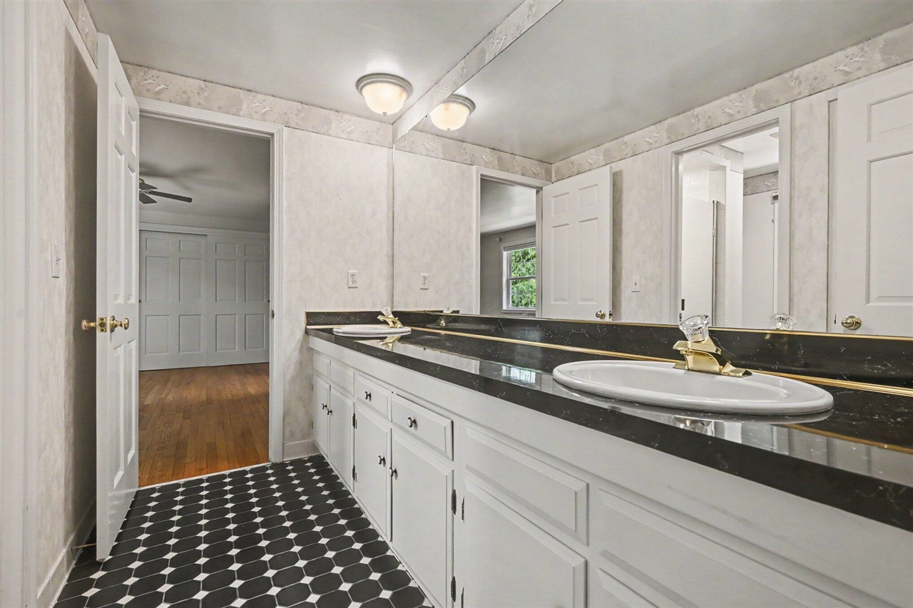 3004 Brandywine Road Kalamazoo, MI 49008 - Photo 17 of 41 Gallery Image 17
