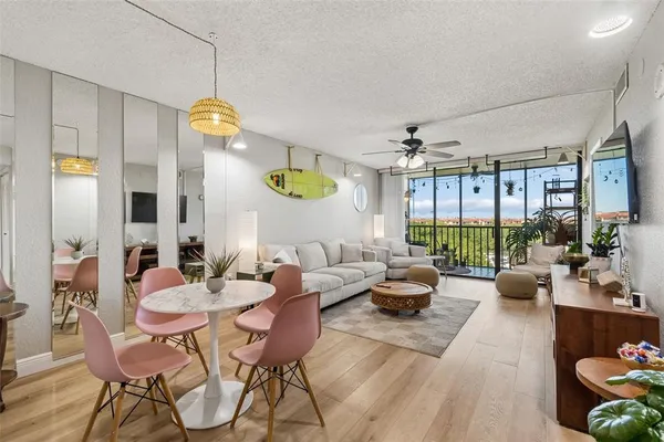 $2,250 | 900 Cove Cay Drive, Unit 5F, Clearwater, FL 33760