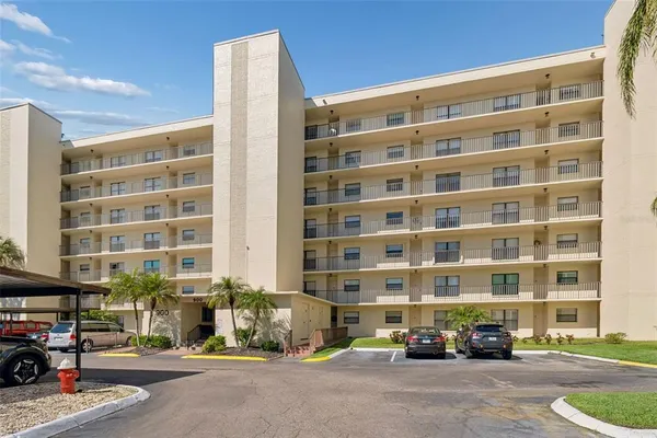 $2,250 | 900 Cove Cay Drive, Unit 5F, Clearwater, FL 33760