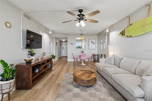 $2,250 | 900 Cove Cay Drive, Unit 5F, Clearwater, FL 33760