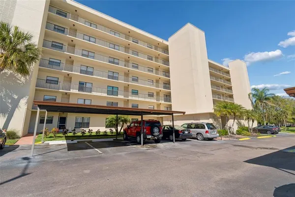 $2,250 | 900 Cove Cay Drive, Unit 5F, Clearwater, FL 33760