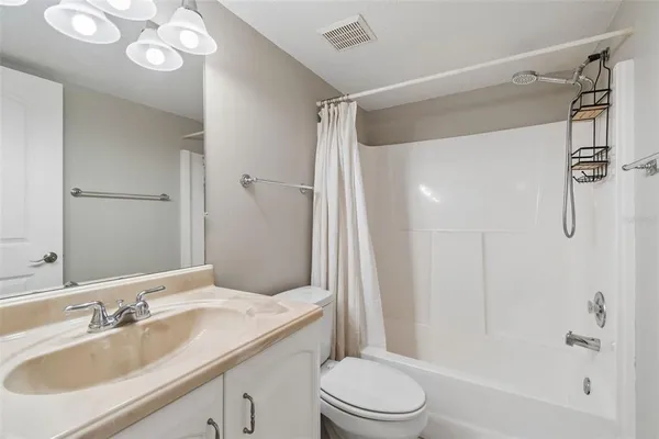 $2,250 | 900 Cove Cay Drive, Unit 5F, Clearwater, FL 33760