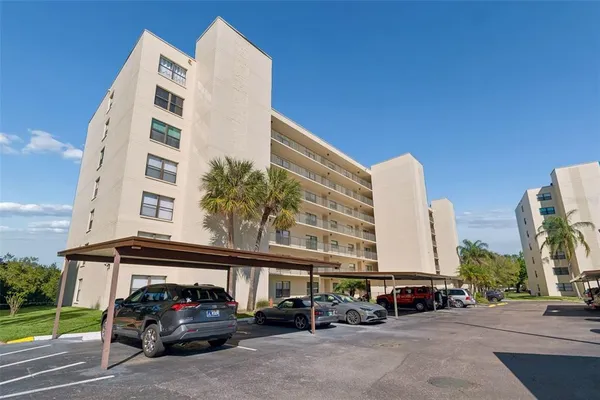 $2,250 | 900 Cove Cay Drive, Unit 5F, Clearwater, FL 33760