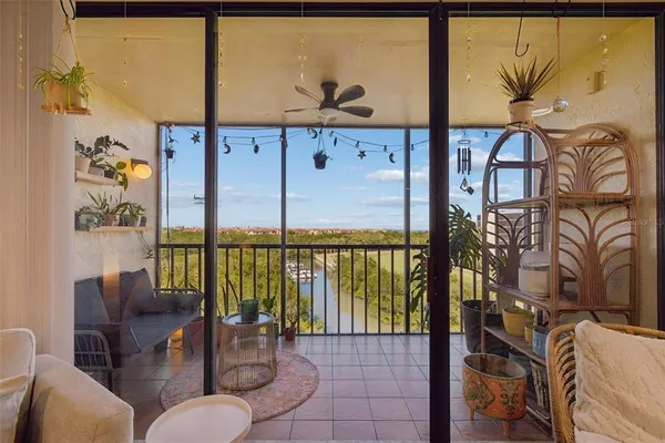 $2,250 | 900 Cove Cay Drive, Unit 5F, Clearwater, FL 33760