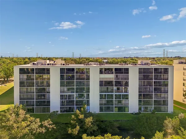 $2,250 | 900 Cove Cay Drive, Unit 5F, Clearwater, FL 33760