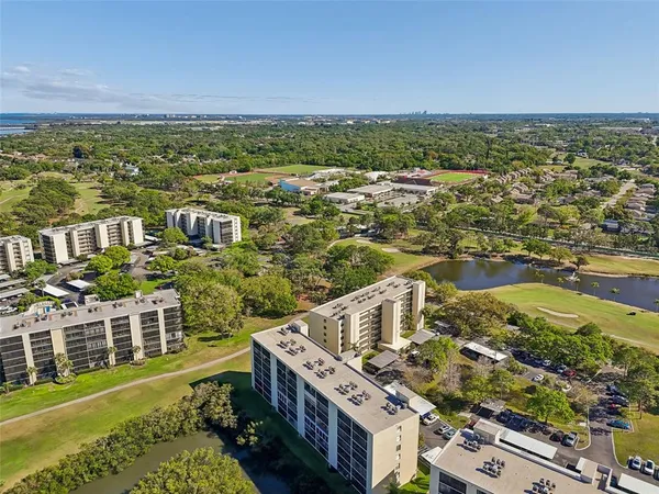 $2,250 | 900 Cove Cay Drive, Unit 5F, Clearwater, FL 33760