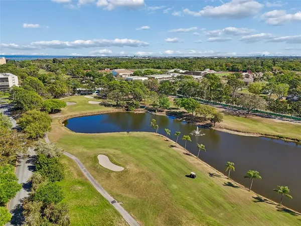 $2,250 | 900 Cove Cay Drive, Unit 5F, Clearwater, FL 33760