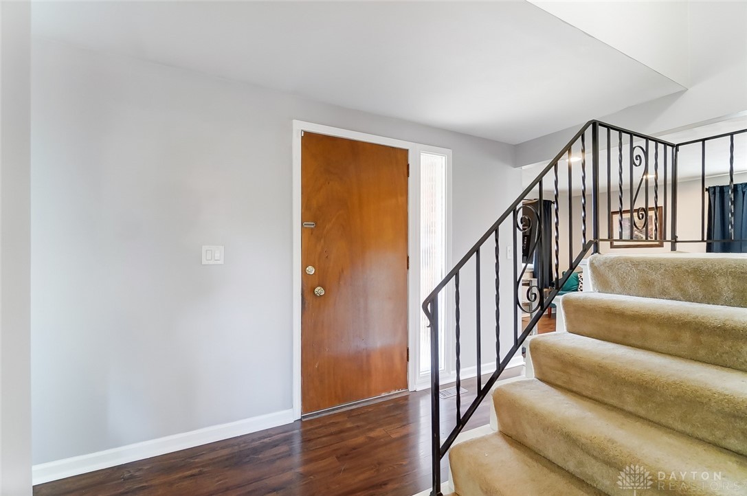 5576 Longford Road Dayton, OH 45424 - Photo 5 of 36