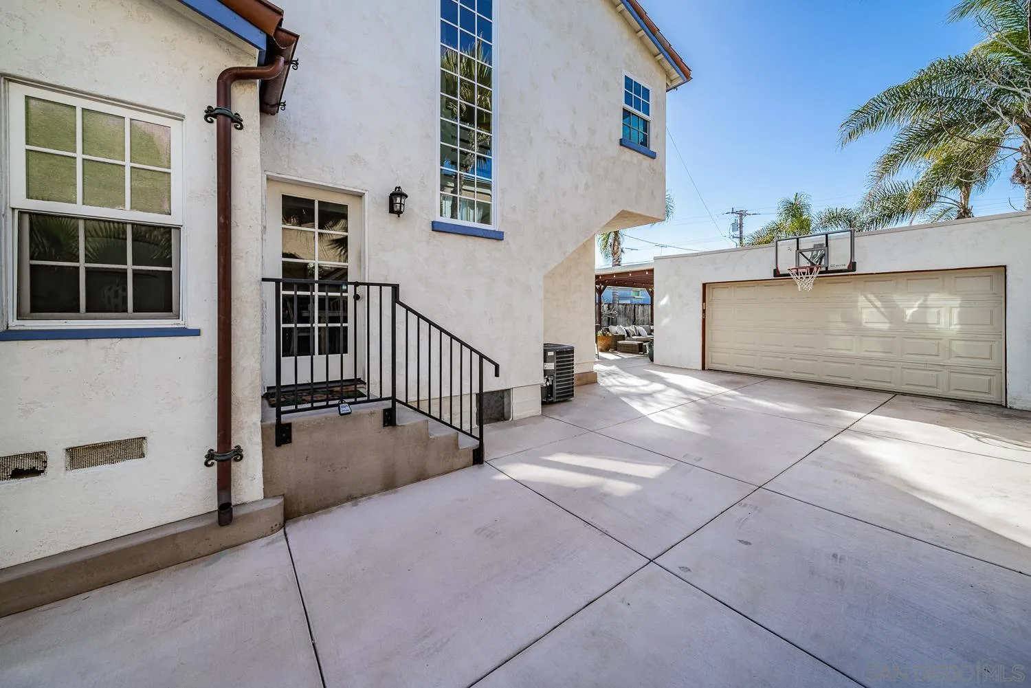 4965 Brighton Avenue Ocean Beach, CA 92107 - Photo 3 of 48 a view of a house with a outdoor space