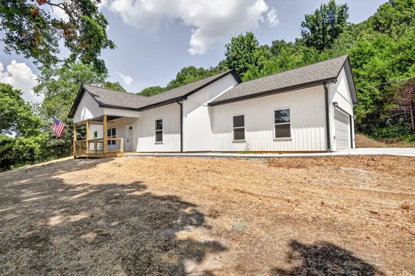 $429,900 | 5071 Campbellsville Pike, Culleoka, TN 38451