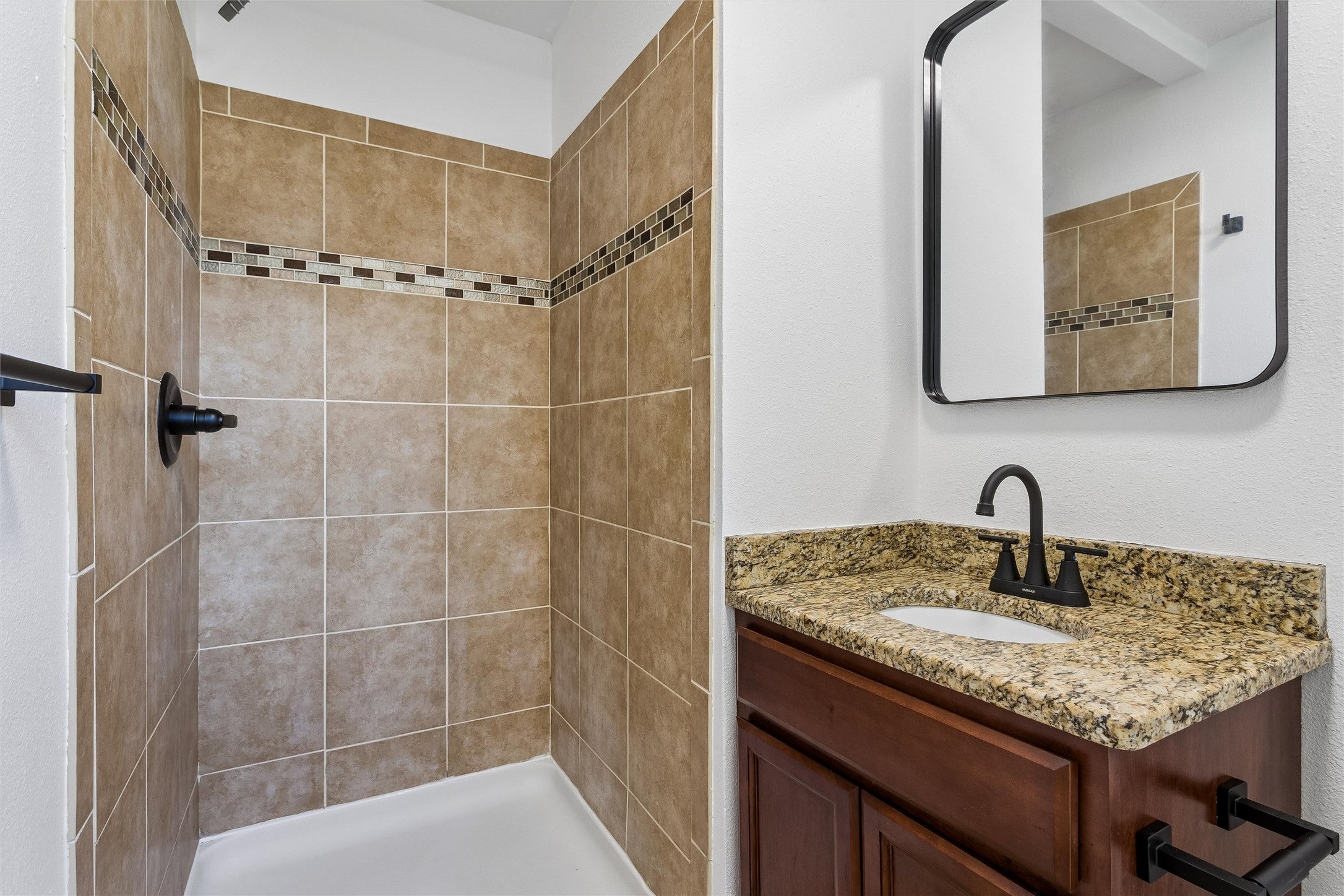 2403 Shell Road Hampton, VA 23661 - Photo 24 of 31 Gallery Image 24