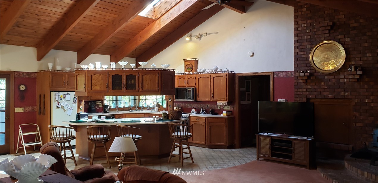 353 Gish Road Onalaska, WA 98570 - Photo 5 of 40 Gallery Image 5