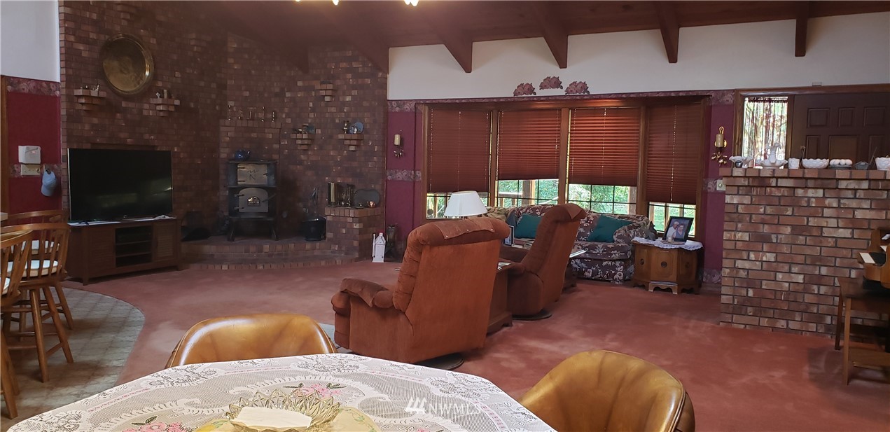 353 Gish Road Onalaska, WA 98570 - Photo 6 of 40 Gallery Image 6