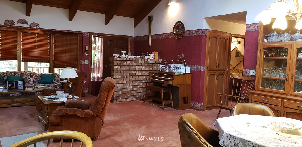353 Gish Road Onalaska, WA 98570 - Photo 7 of 40 Gallery Image 7