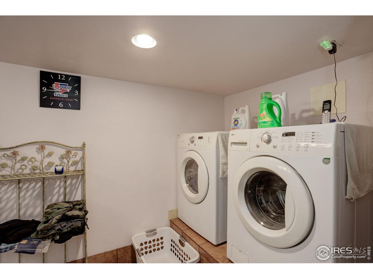 147 Cedar Drive Lyons, CO 80540 - Photo 21 of 37 Laundry in basement bathroom with shower and toilet.