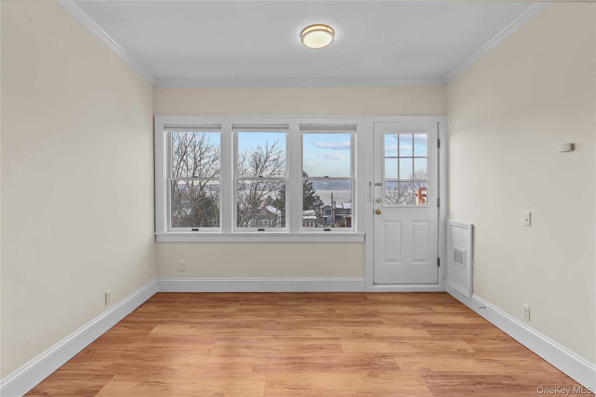 10 South Eckar Street, Unit 3 Irvington, NY 10533 - Photo 2 of 12