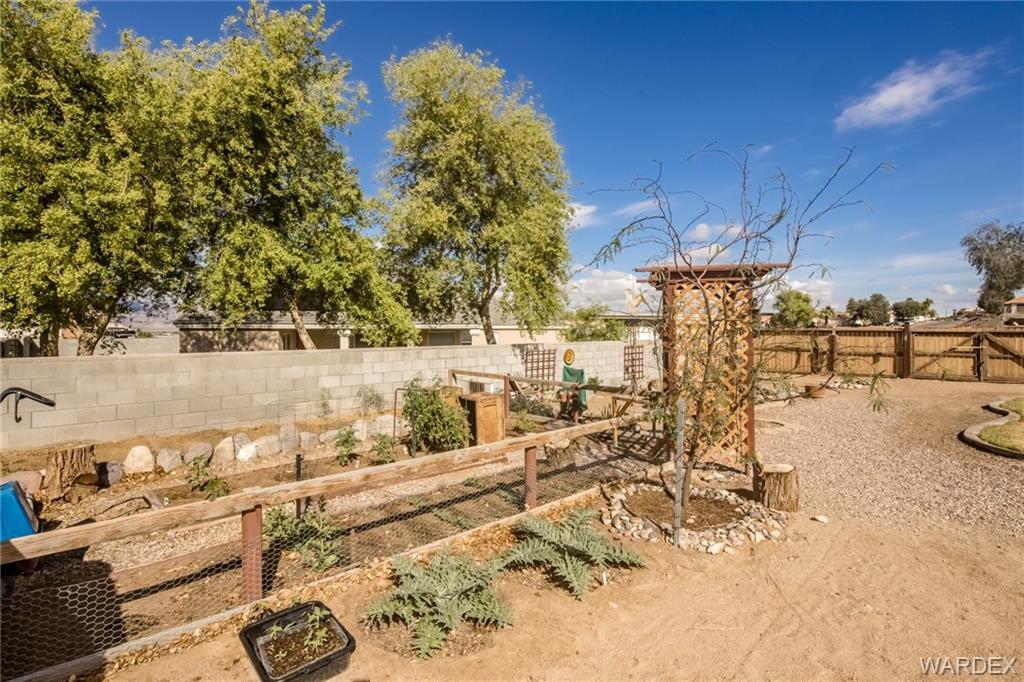 2333 Primavera Loop Fort Mohave, AZ 86426 - Photo 39 of 57 a view of a backyard of the house