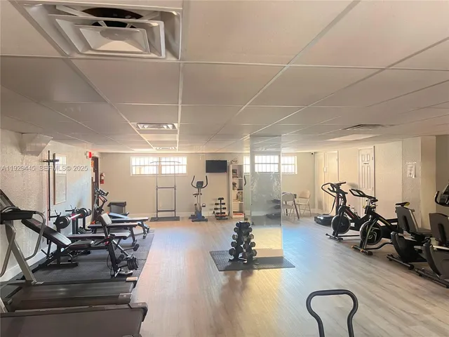 $1,800 | 1855 West 60th Street, Unit 430, Hialeah, FL 33012