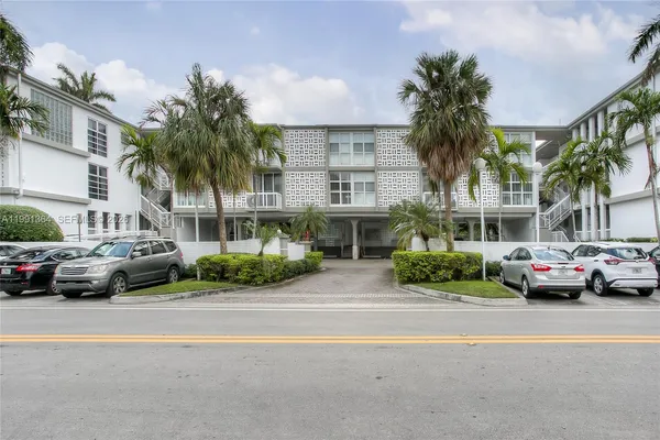 $2,650 | 1080 99th Street, Unit 321, Bay Harbor Islands, FL 33154