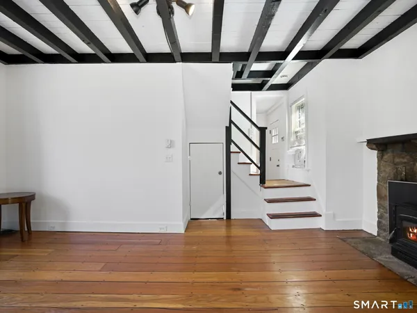$2,300 | 212 New Canaan Avenue, Unit COTTAGE, Norwalk, CT 06850