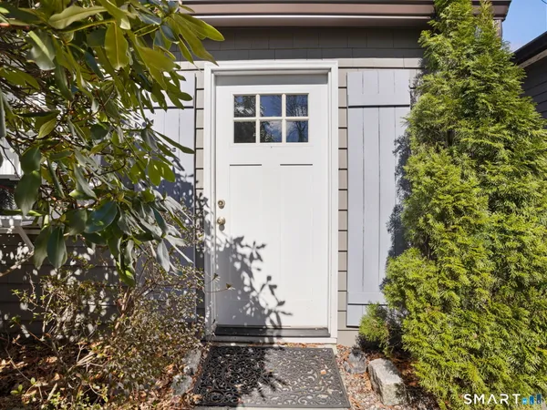 $2,300 | 212 New Canaan Avenue, Unit COTTAGE, Norwalk, CT 06850