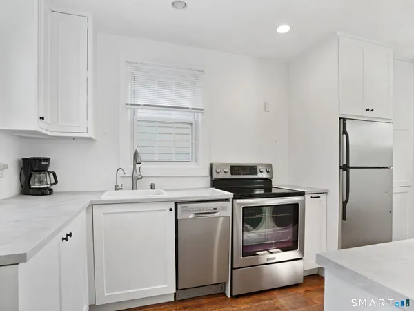 $2,300 | 212 New Canaan Avenue, Unit COTTAGE, Norwalk, CT 06850