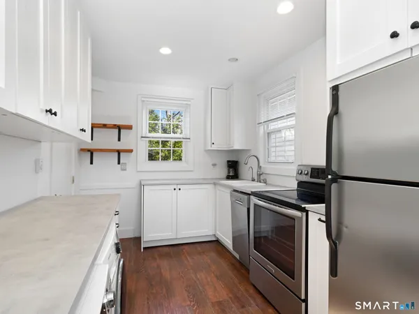 $2,300 | 212 New Canaan Avenue, Unit COTTAGE, Norwalk, CT 06850