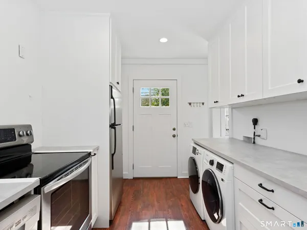 $2,300 | 212 New Canaan Avenue, Unit COTTAGE, Norwalk, CT 06850