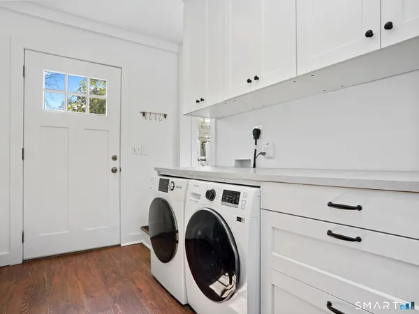 $2,300 | 212 New Canaan Avenue, Unit COTTAGE, Norwalk, CT 06850