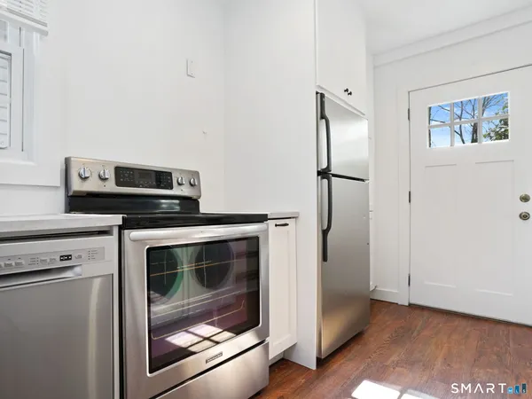 $2,300 | 212 New Canaan Avenue, Unit COTTAGE, Norwalk, CT 06850