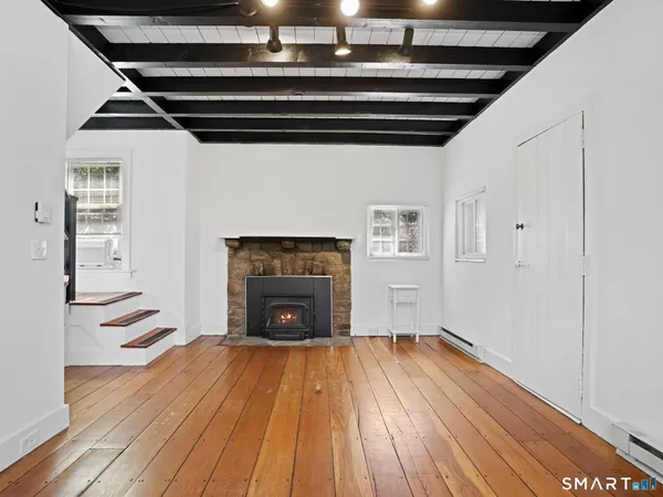 $2,300 | 212 New Canaan Avenue, Unit COTTAGE, Norwalk, CT 06850