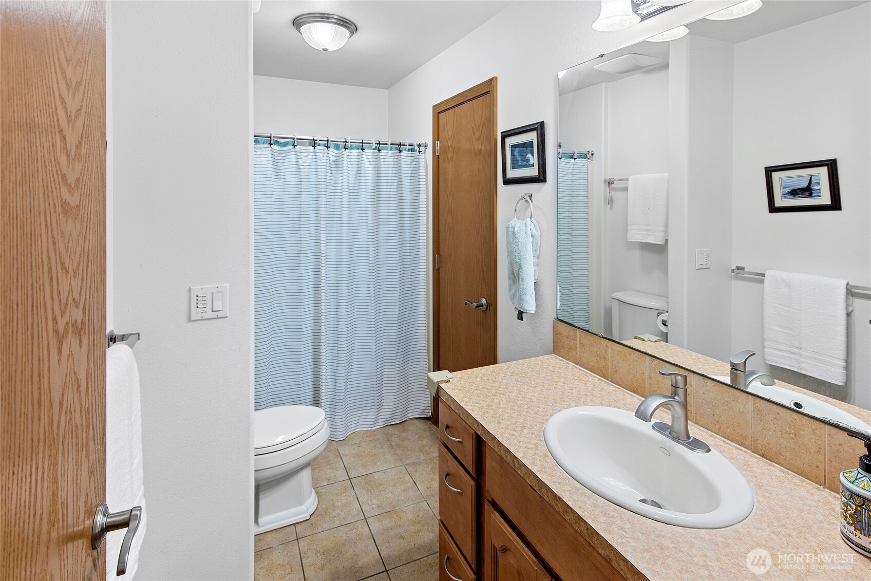 8324 Springridge Road Northeast Bainbridge Island, WA 98110 - Photo 16 of 35 Gallery Image 16