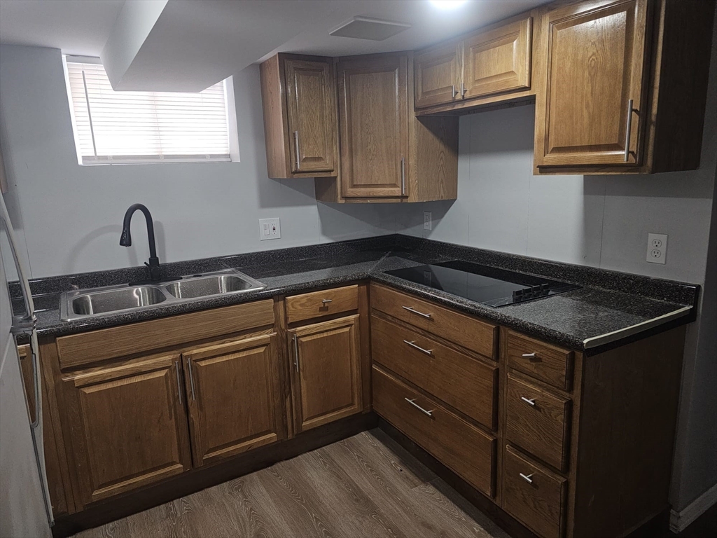 67 Thompson Street Springfield, MA 01109 - Photo 13 of 17 Gallery Image 13