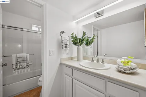 $415,000 | 27796 Vasona Court, Unit 2, Hayward, CA 94544