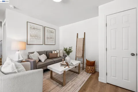 $415,000 | 27796 Vasona Court, Unit 2, Hayward, CA 94544