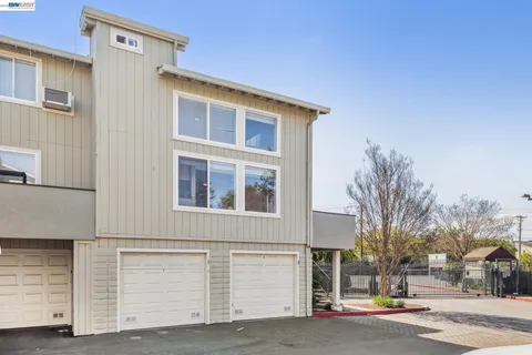 $415,000 | 27796 Vasona Court, Unit 2, Hayward, CA 94544