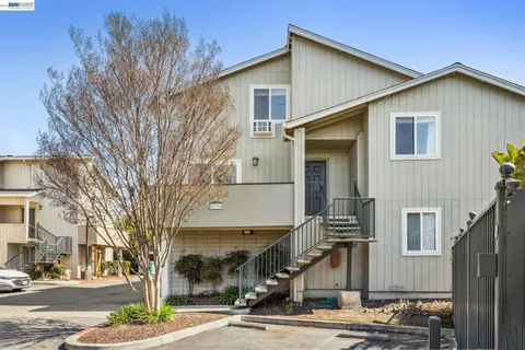 $415,000 | 27796 Vasona Court, Unit 2, Hayward, CA 94544