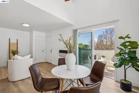 $415,000 | 27796 Vasona Court, Unit 2, Hayward, CA 94544