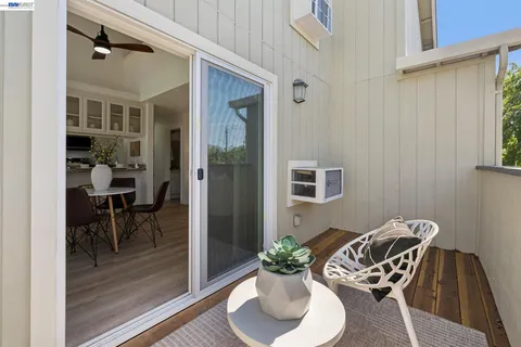 $415,000 | 27796 Vasona Court, Unit 2, Hayward, CA 94544