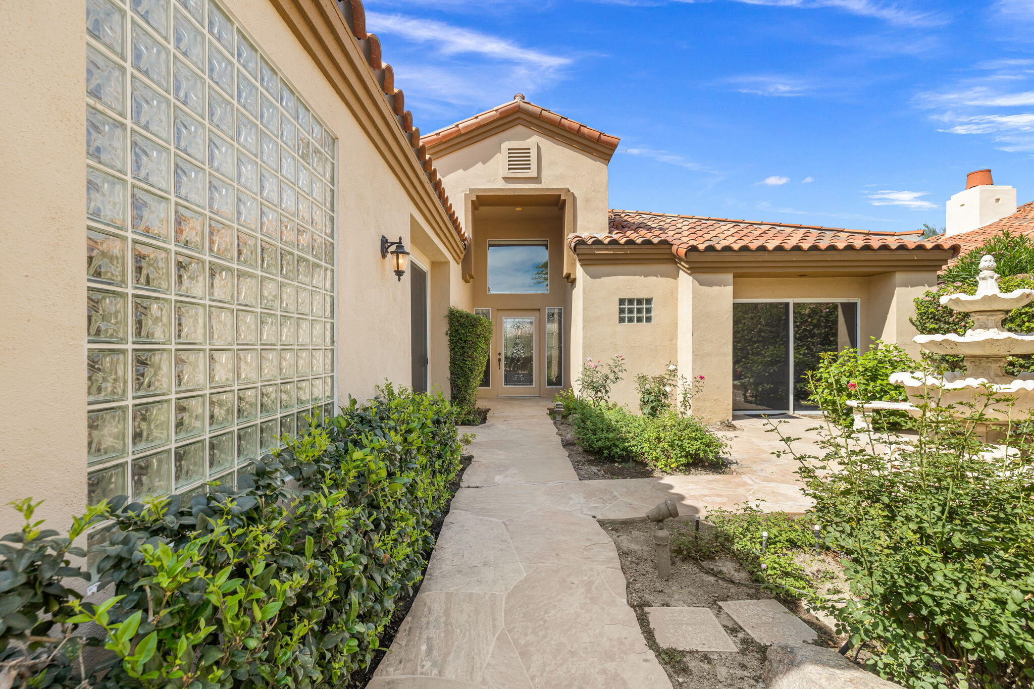 57301 Merion La Quinta, CA 92253 - Photo 4 of 52 20-web-or-mls-8M4A3740