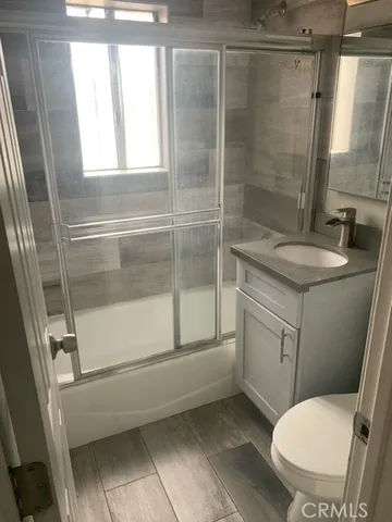 $2,000 | 422 West Palm Street, Unit 422 1/2B, Compton, CA 90220