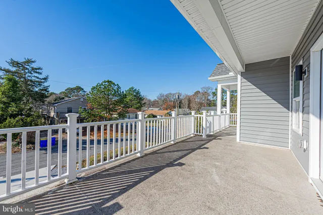 $699,990 | 37727 Lagoon Lane, Ocean View, DE 19970