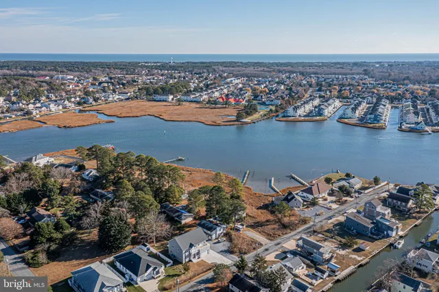 $699,990 | 37727 Lagoon Lane, Ocean View, DE 19970