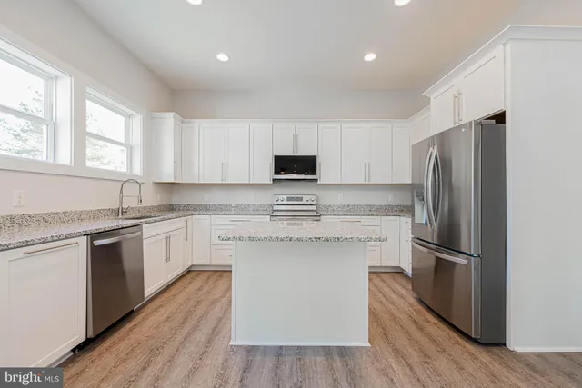 $699,990 | 37727 Lagoon Lane, Ocean View, DE 19970