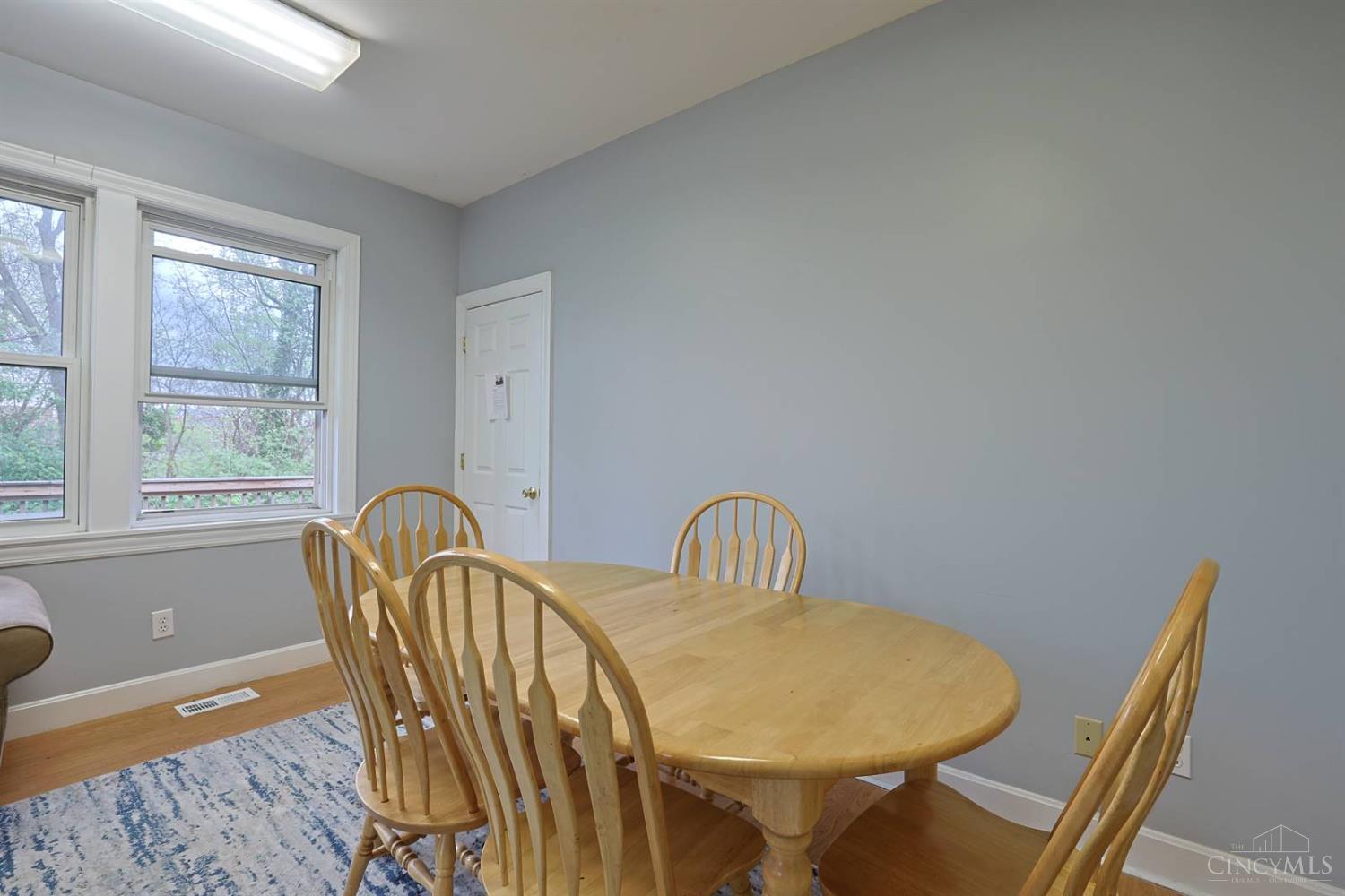 452 Riddle Road Cincinnati, OH 45220 - Photo 13 of 32