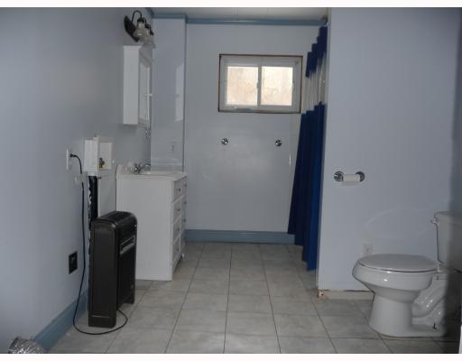 337 Four Mile Run Road Greenfield, PA 15207 - Photo 4 of 6 Master Bath/Spa. Spacious bath with jet tube for relaxing at the end of the day.
