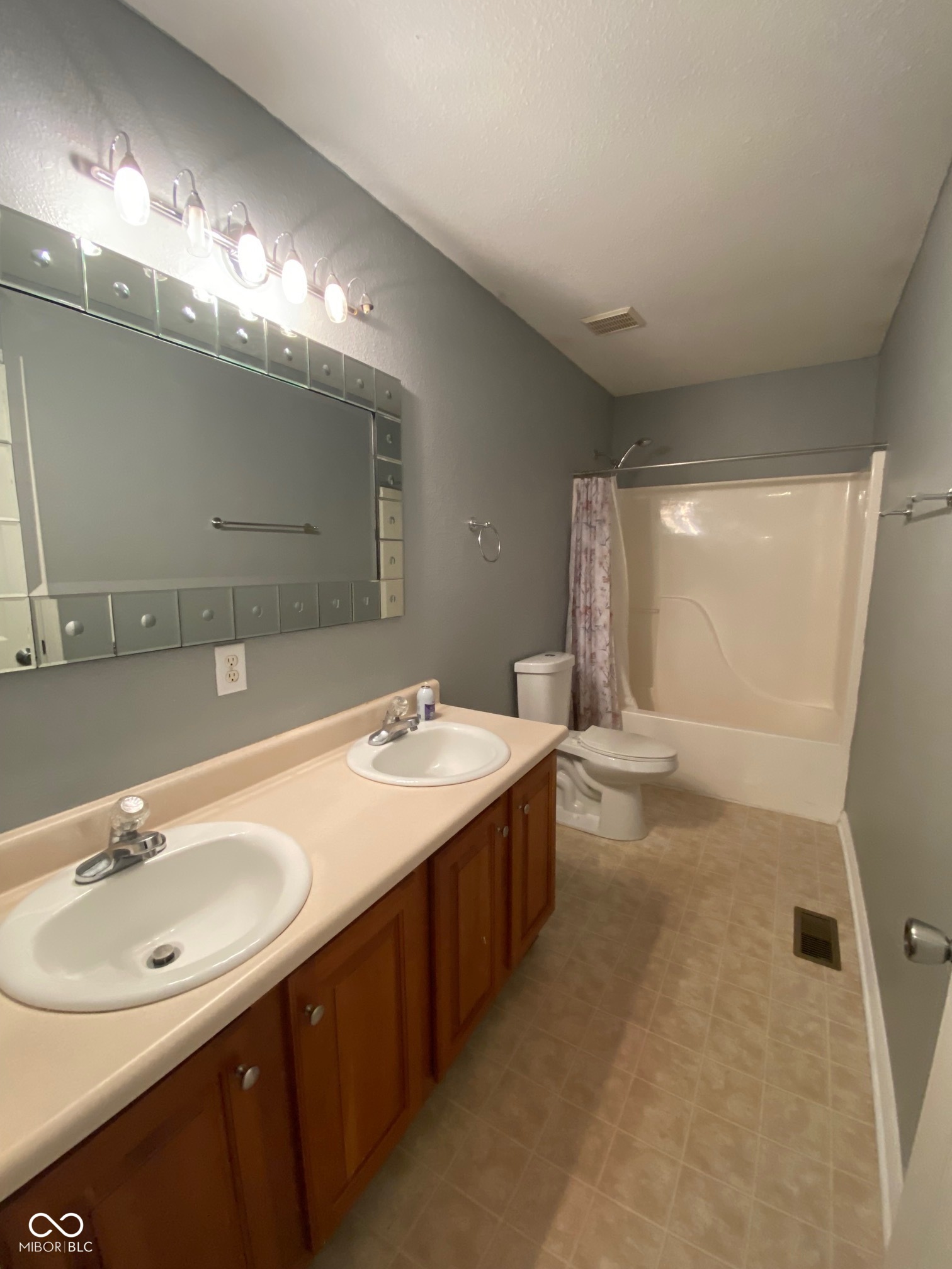 6625 Wolverine Way Indianapolis, IN 46237 - Photo 22 of 28