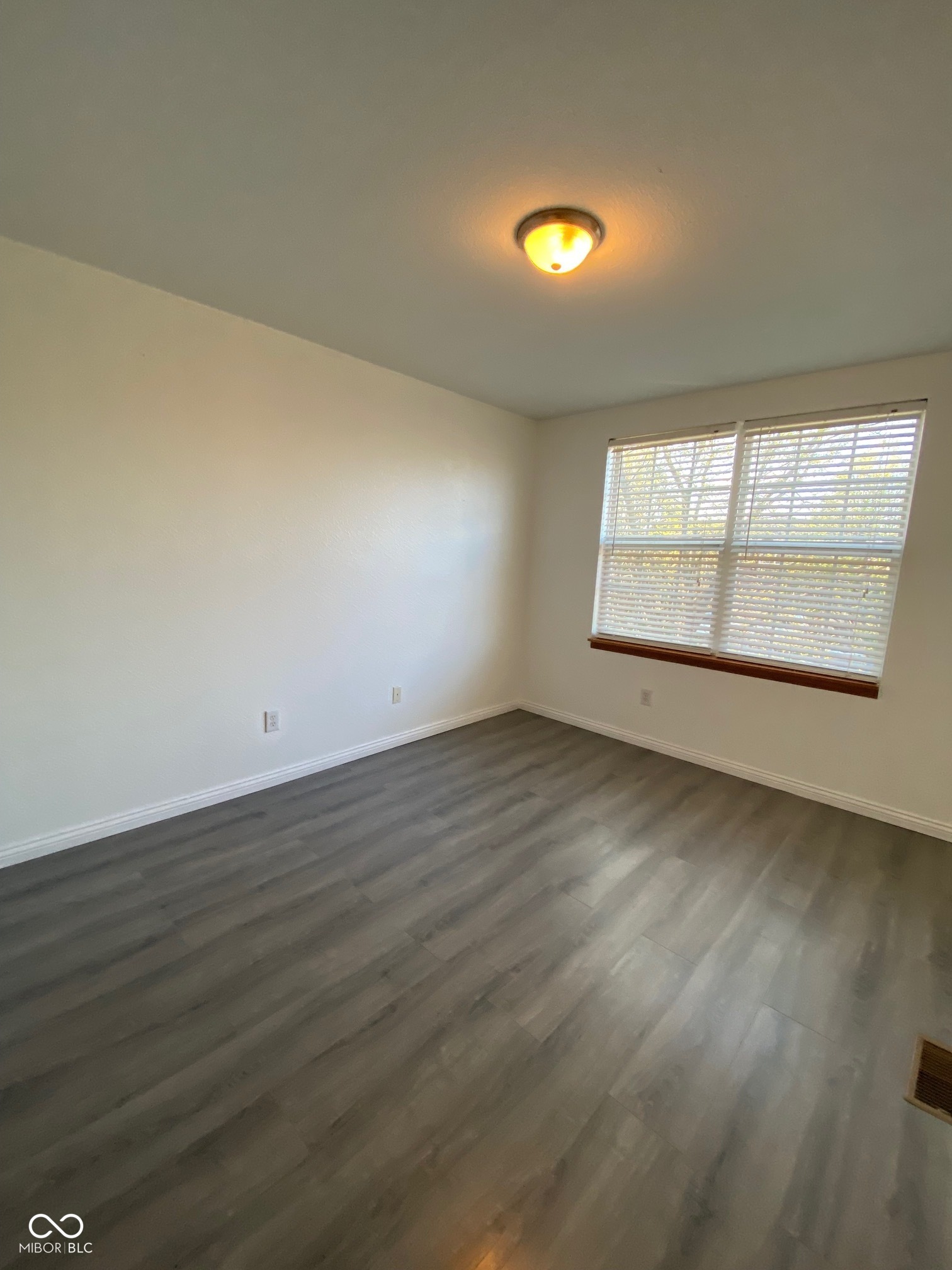 6625 Wolverine Way Indianapolis, IN 46237 - Photo 23 of 28