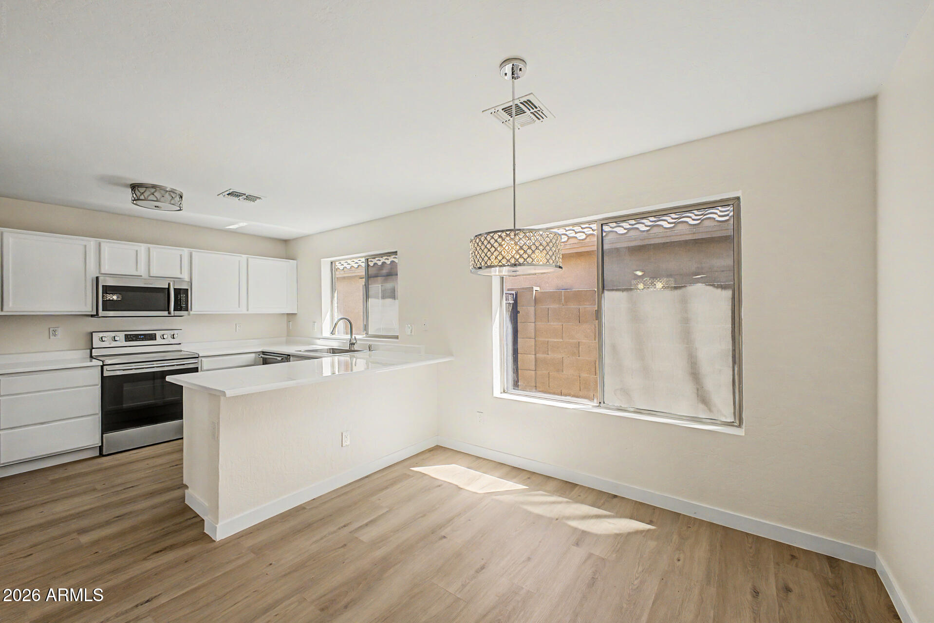 3149 West Maldonado Road Phoenix, AZ 85041 - Photo 7 of 27 08 - Maldonado