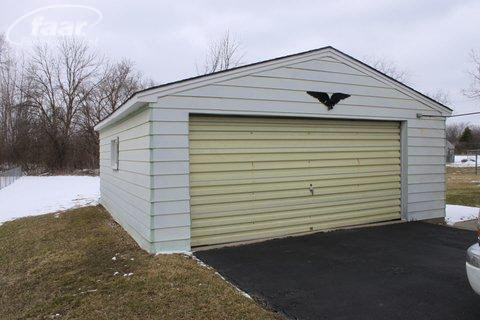 2384 Howe Road Burton, MI 48519 - Photo 18 of 29 20346670-17.JPG